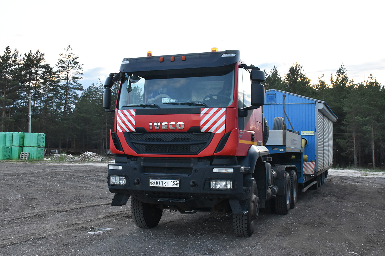 Нижегородская область, № В 001 КН 152 — IVECO Trakker ('2013)