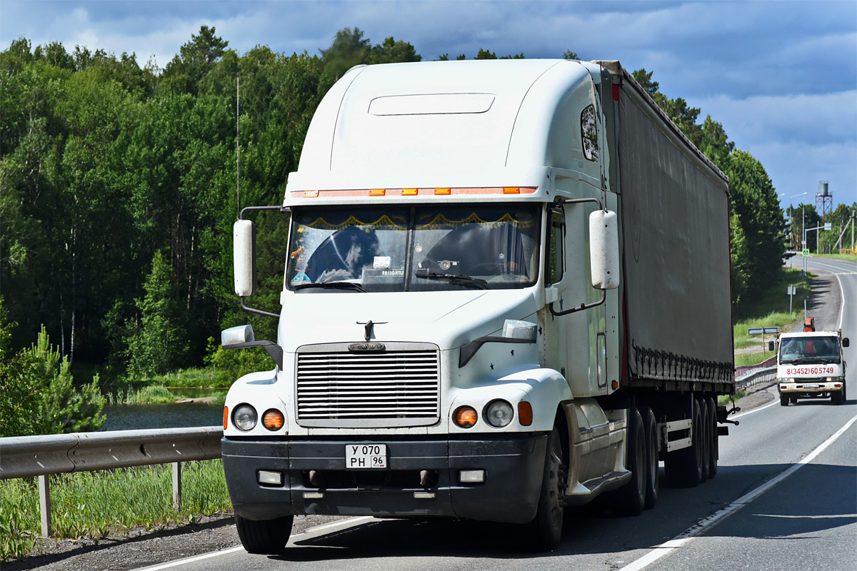 Свердловская область, № У 070 РН 96 — Freightliner Century Class
