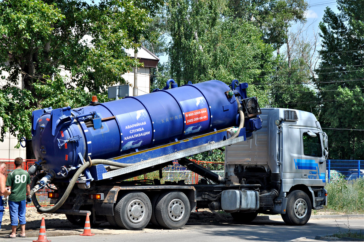 Новосибирская область, № О 673 ОК 154 — Mercedes-Benz Actros ('1997) 2640