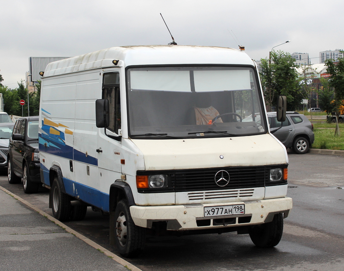 Санкт-Петербург, № Х 977 АН 198 — Mercedes-Benz T2 ('1986)
