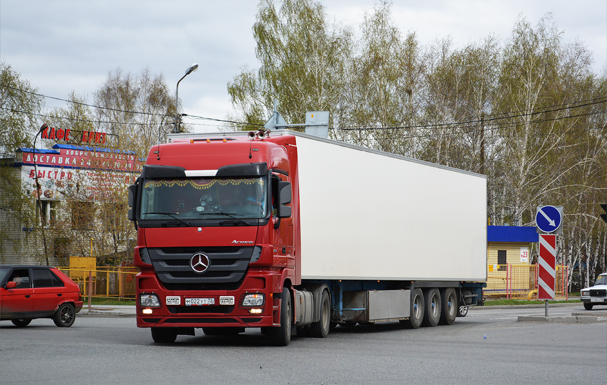 Брянская область, № М 022 УТ 32 — Mercedes-Benz Actros ('2009) 1844