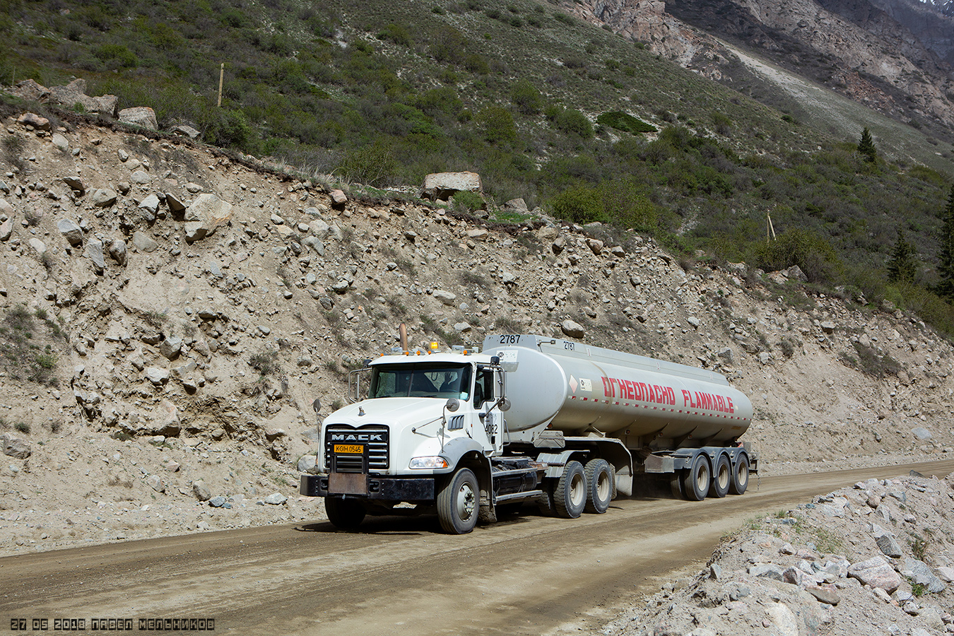 Киргизия, № 4082 — Mack Vision (Pinnacle)
