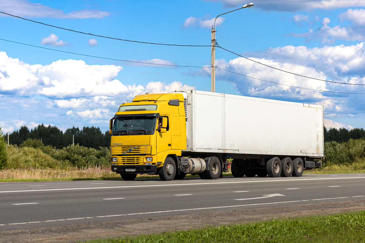 Дагестан, № А 764 РР 105 — Volvo ('1993) FH12.460