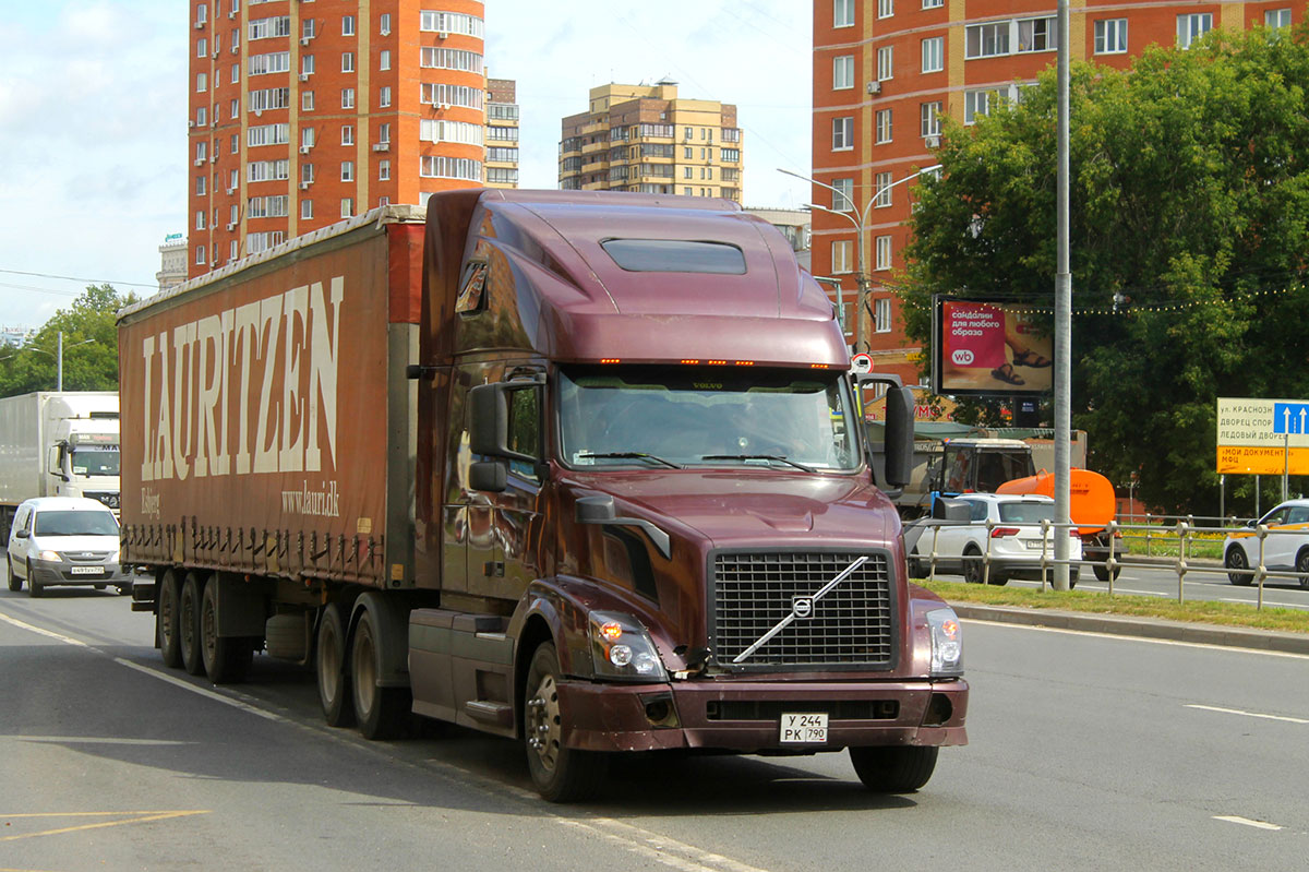 Московская область, № У 244 РК 790 — Volvo VNL670