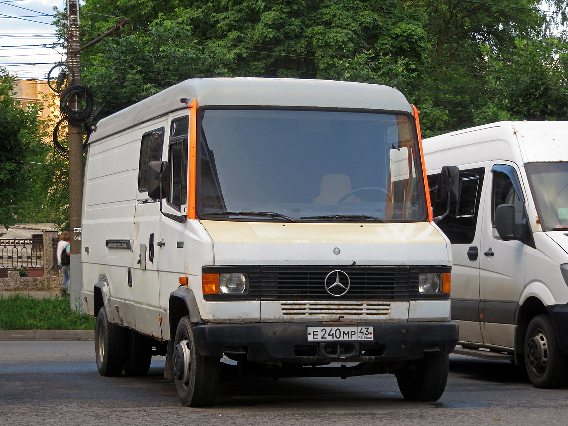 Кировская область, № Е 240 МР 43 — Mercedes-Benz T2 ('1986) 709