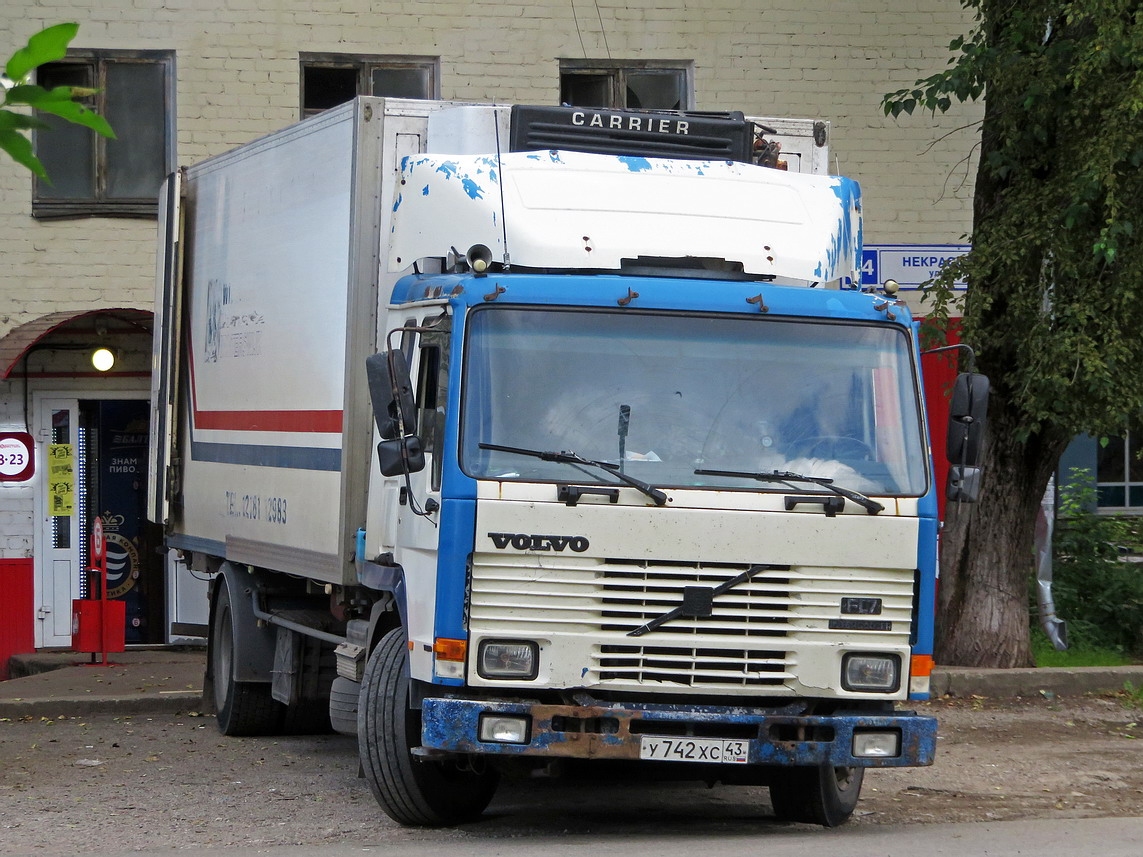 Кировская область, № У 742 ХС 43 — Volvo FL7