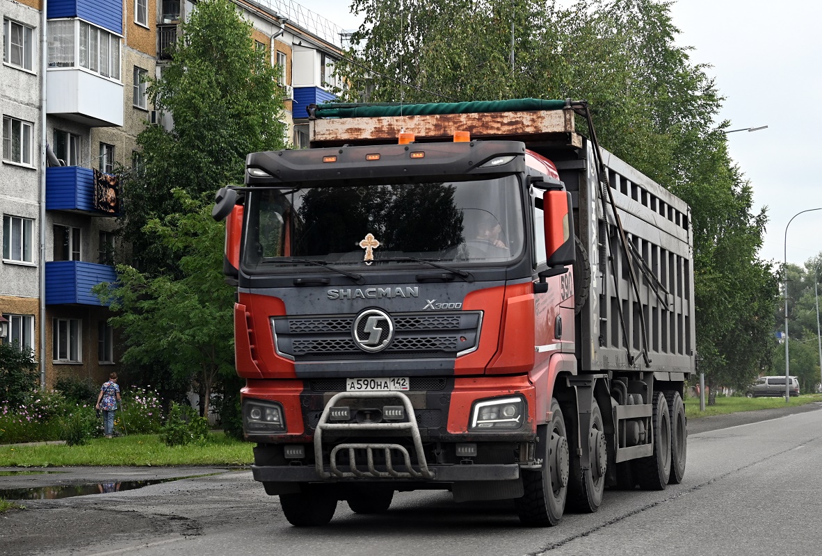 Кемеровская область, № А 590 НА 142 — Shaanxi Shacman X3000 SX3318