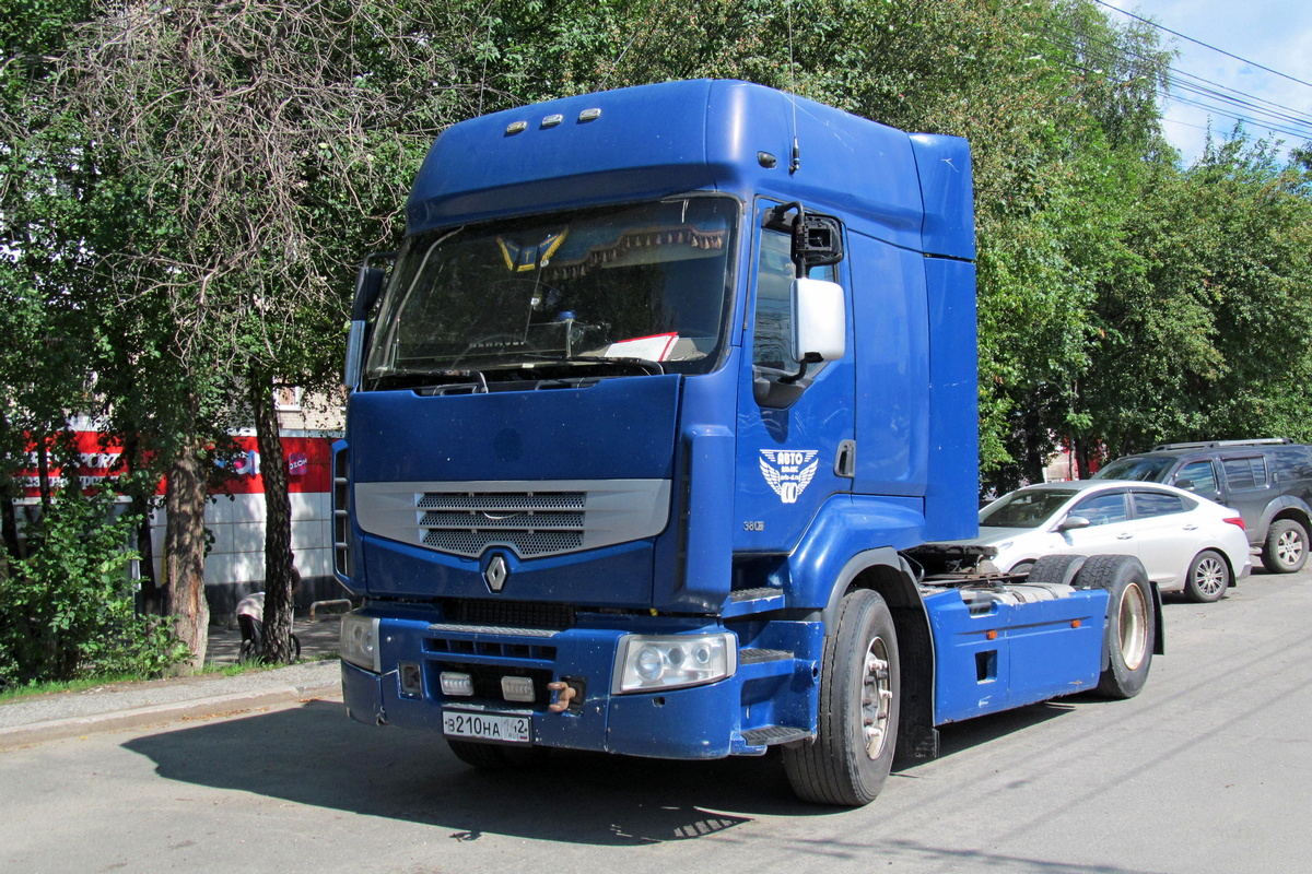Кемеровская область, № В 210 НА 142 — Renault Premium ('2006)