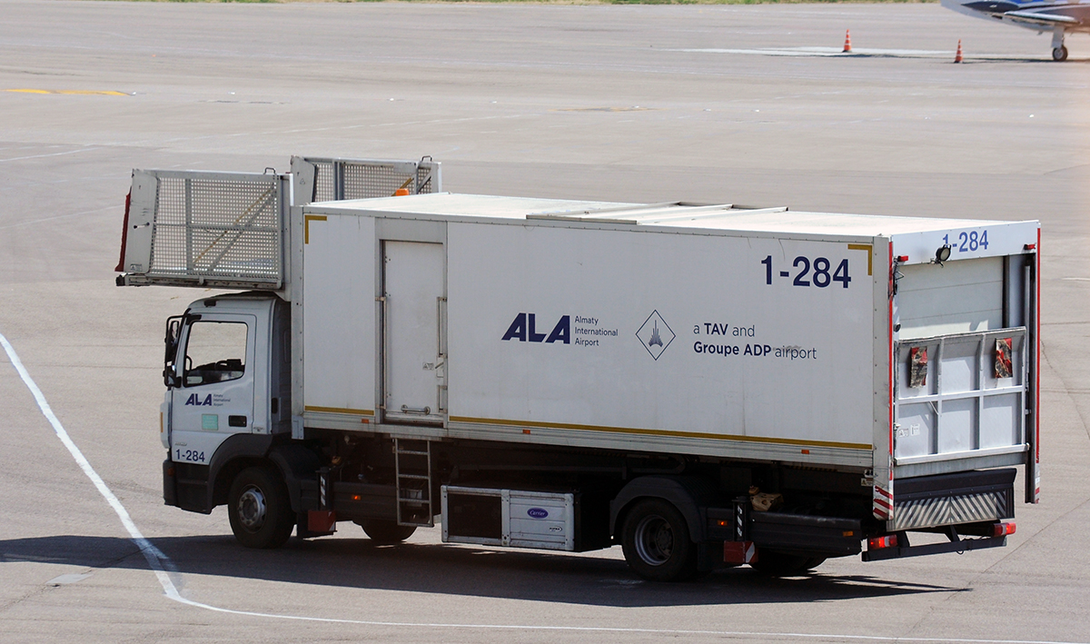 Алматы, № 1-284 — Mercedes-Benz Atego (общ.м)