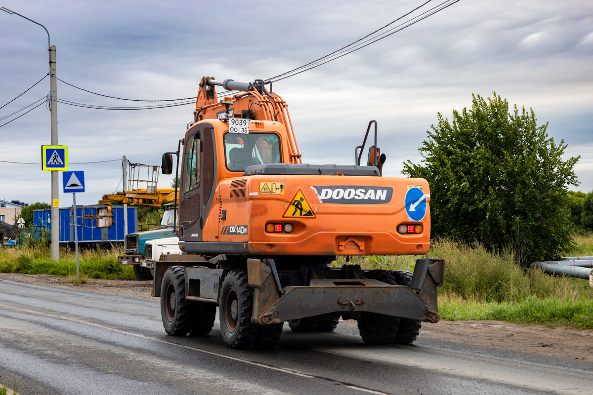 Вологодская область, № 9039 ОО 35 — Doosan DX140W