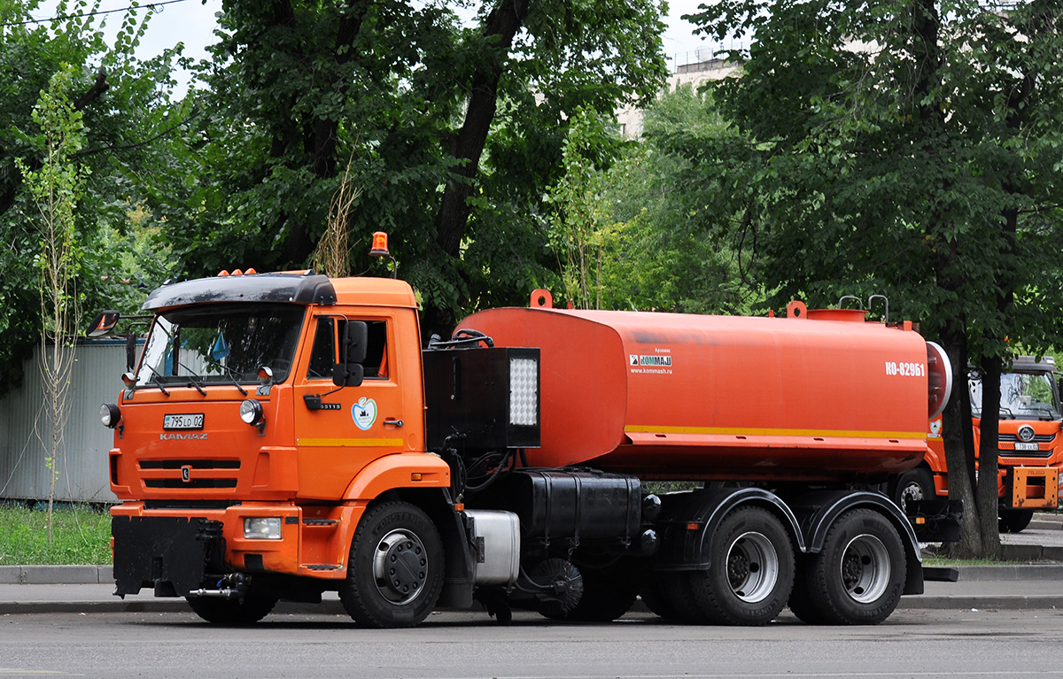 Алматы, № 795 LD 02 — КамАЗ-65115 (общая модель)