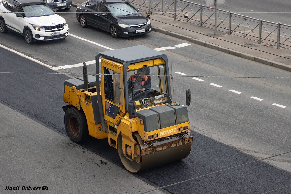 Санкт-Петербург, № 527 — Bomag BW 151 AD