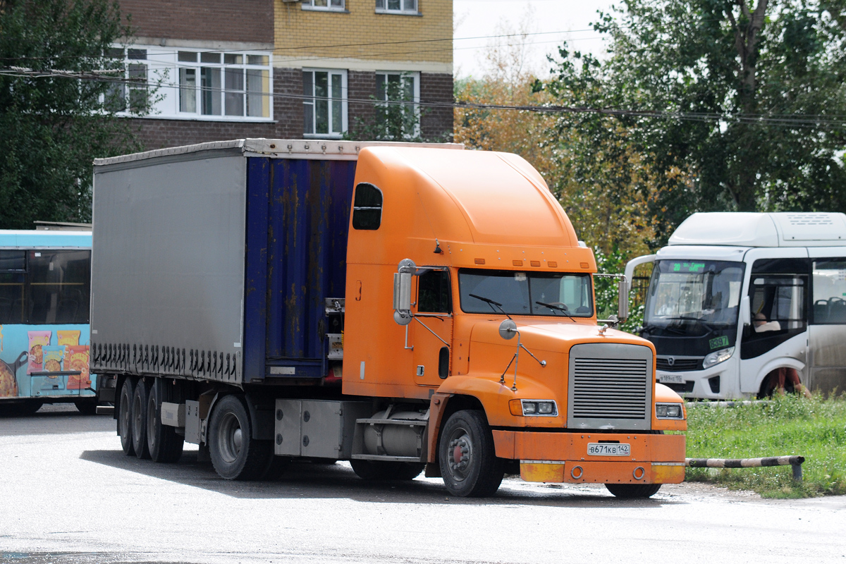 Кемеровская область, № В 671 КВ 142 — Freightliner FLD 120 SD