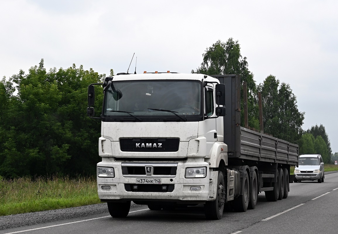 Кемеровская область, № Н 374 НК 142 — КамАЗ-65206 (общая модель)