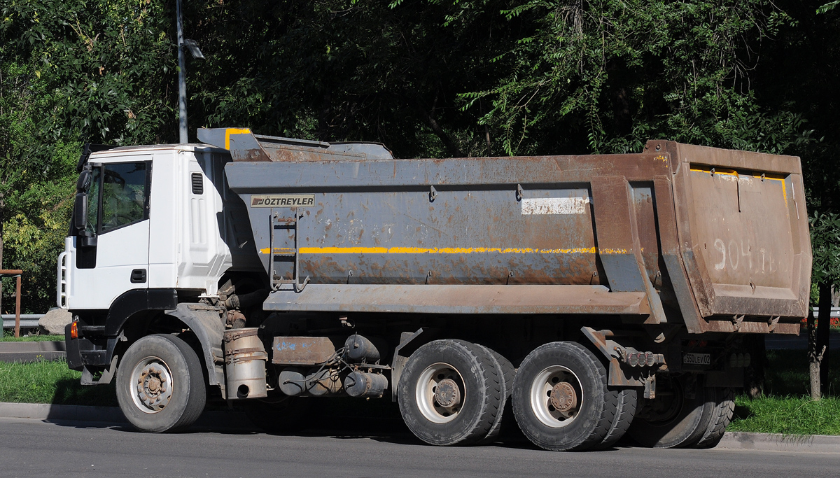 Алматы, № 550 LEV 02 — IVECO EuroTrakker