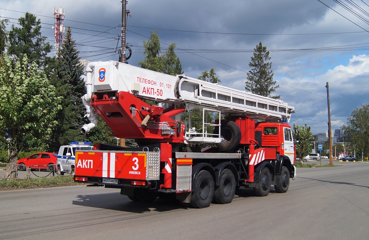 Удмуртия, № М 517 КМ 18 — КамАЗ-6540-15 [65400R]