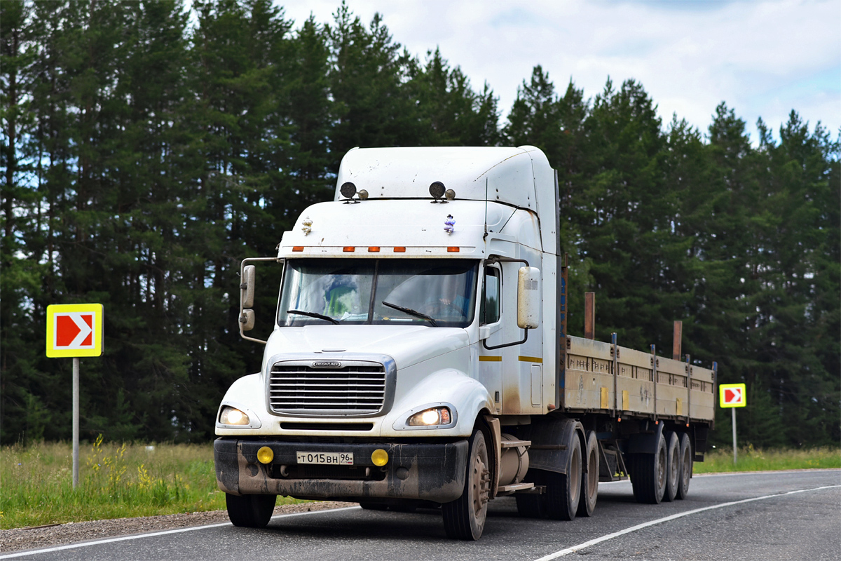Удмуртия, № Т 015 ВН 96 — Freightliner Columbia