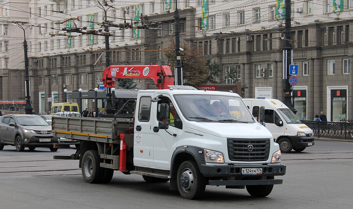Челябинская область, № Е 124 УН 174 — ГАЗ-C42R33