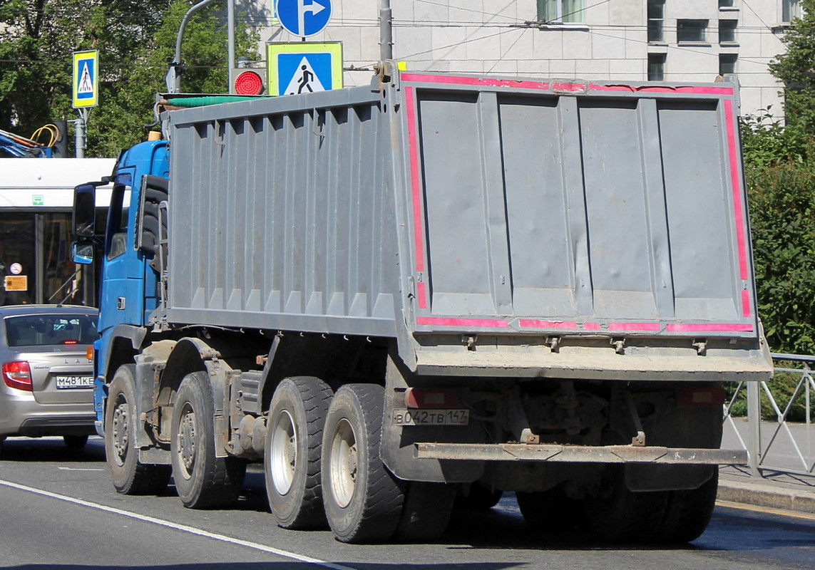 Ленинградская область, № В 042 ТВ 147 — Volvo ('2002) FM12.400