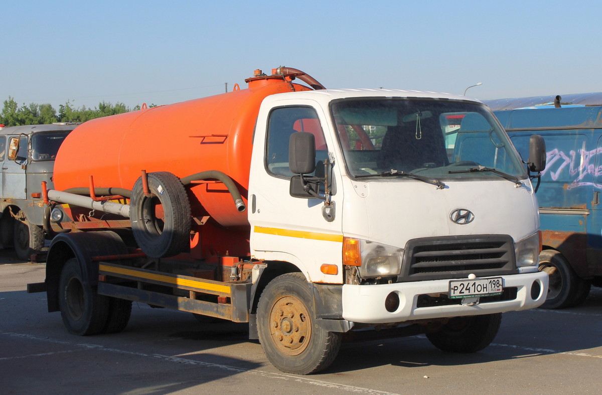 Санкт-Петербург, № Р 241 ОН 198 — Hyundai HD78 ('2004)