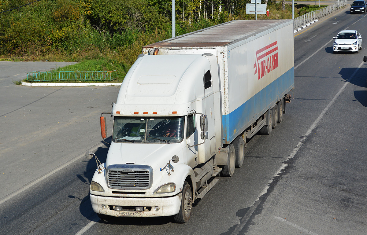 Свердловская область, № М 065 РХ 96 — Freightliner (общая модель)