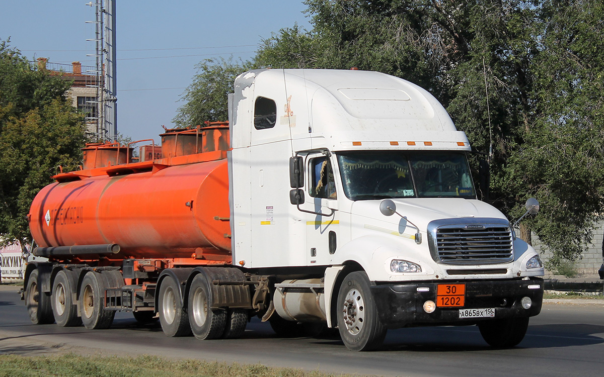 Оренбургская область, № А 865 ВХ 156 — Freightliner Columbia