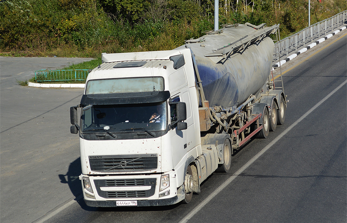 Свердловская область, № Е 444 КР 196 — Volvo ('2008) FH.460