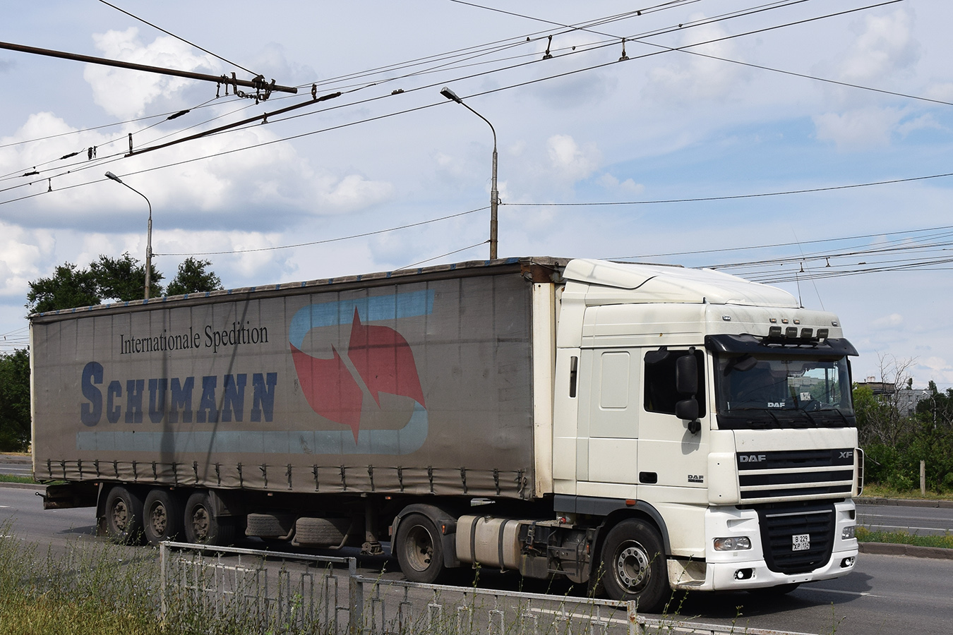 Волгоградская область, № В 229 ХР 134 — DAF XF105 FT
