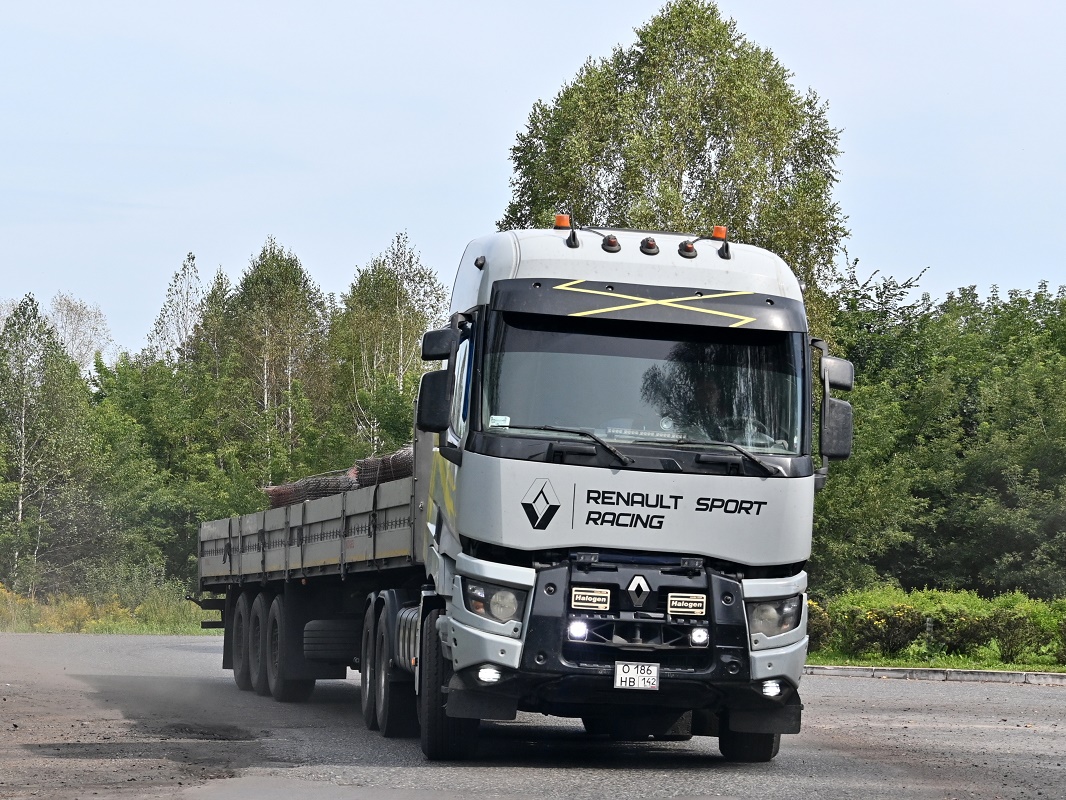 Кемеровская область, № О 186 НВ 142 — Renault C-Series ('2013)