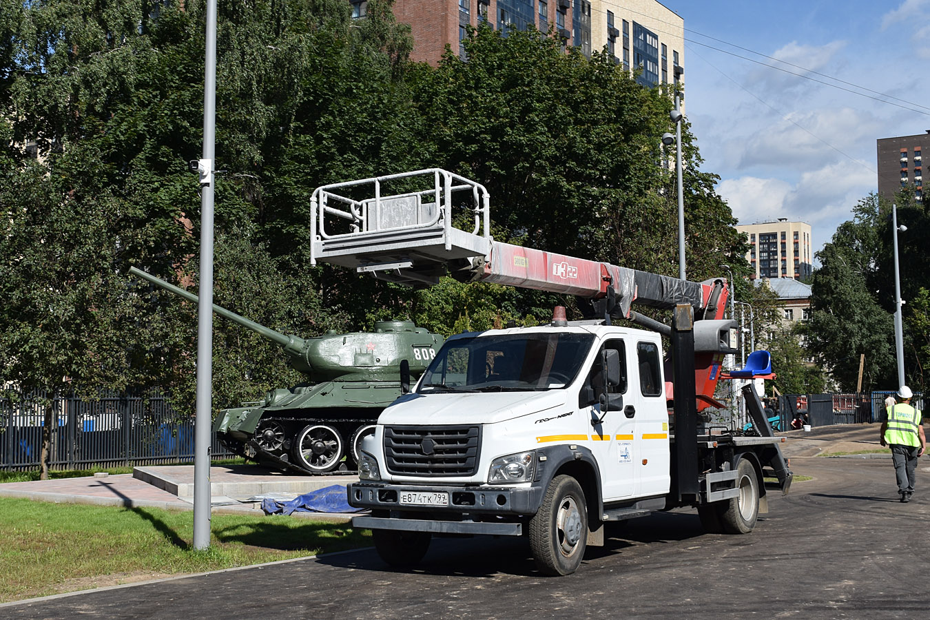 Москва, № Е 874 ТК 799 — ГАЗ-C42R33