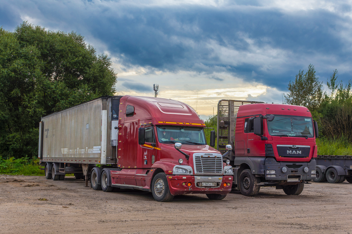 Саратовская область, № Р 160 ХС 64 — Freightliner Century Class; Транспортные средства без номеров (Вологодская область)
