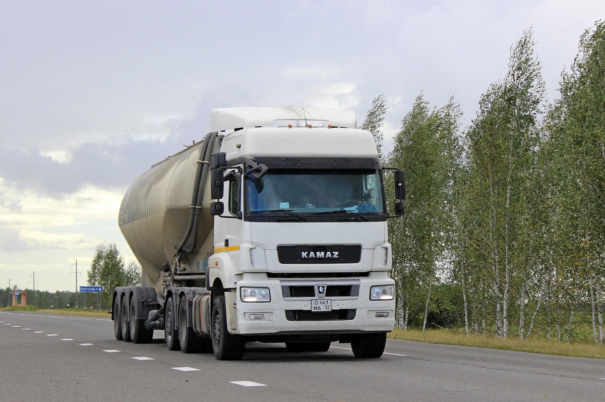 Брянская область, № О 441 МА 32 — КамАЗ-65209-S5(87)