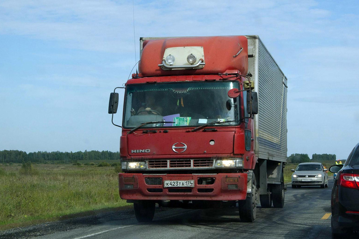 Челябинская область, № К 423 ТА 174 — Hino Profia