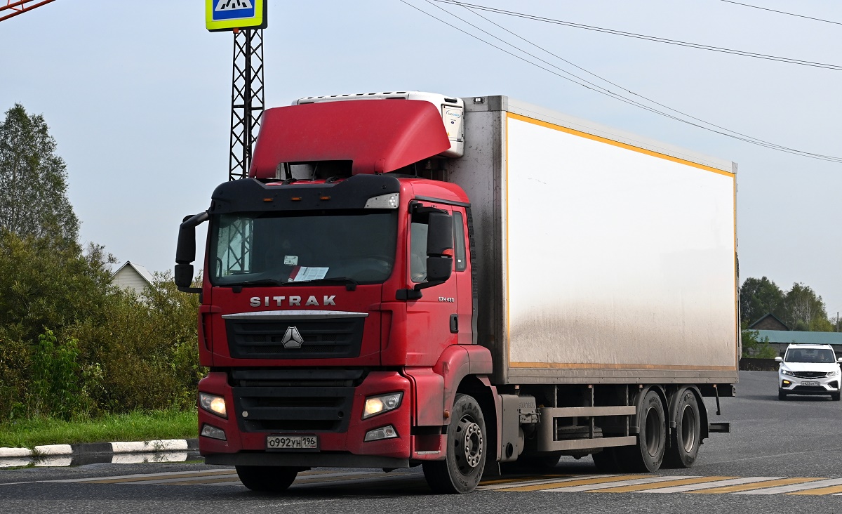 Кемеровская область, № О 992 УН 196 — Sitrak C7H ZZ1316