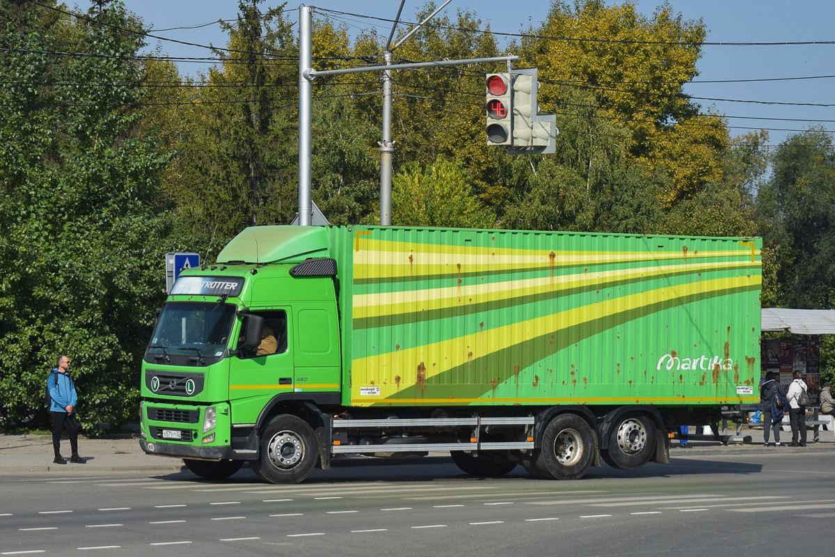 Алтайский край, № Х 571 УТ 22 — Volvo ('2002) FM12.420