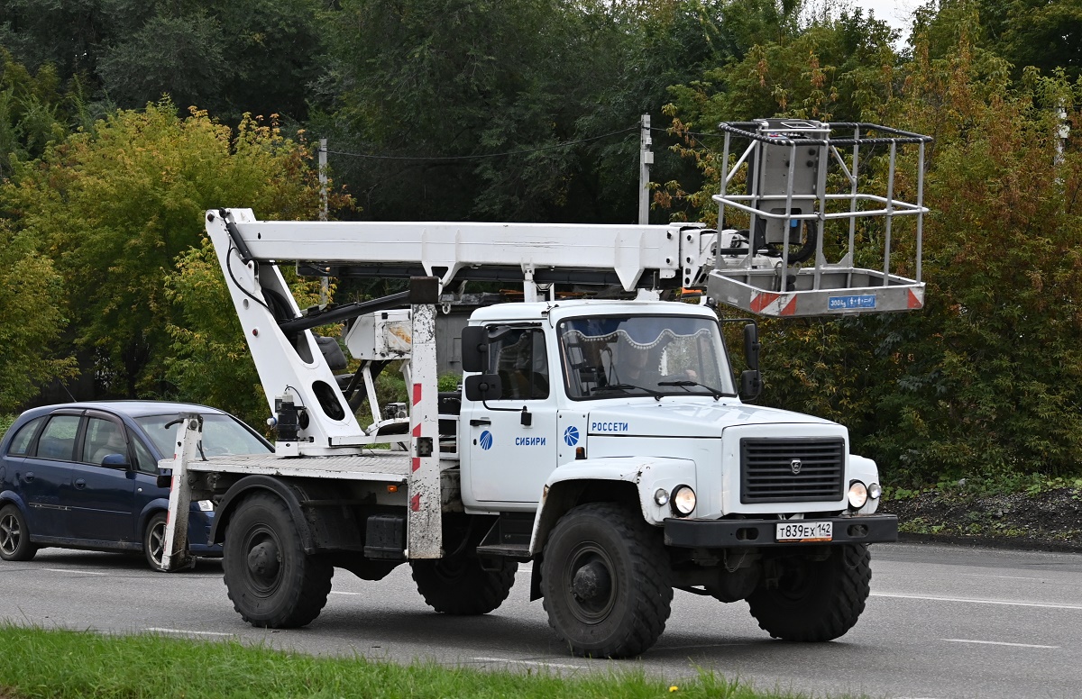 Кемеровская область, № Т 839 ЕХ 142 — ГАЗ-33088 «Садко»
