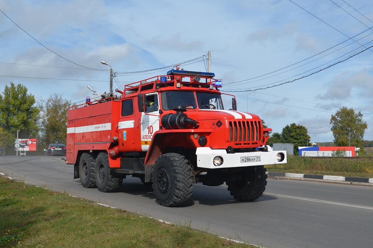 Тульская область, № М 286 НУ 71 — Урал-5557-40