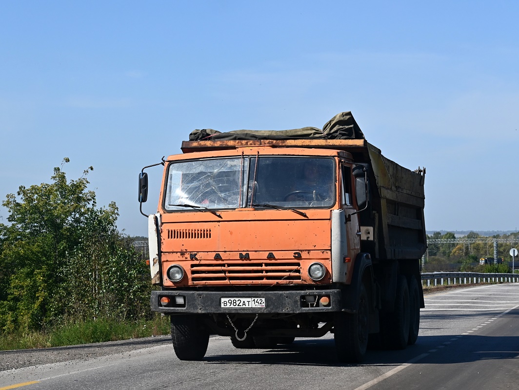 Кемеровская область, № В 982 АТ 142 — КамАЗ-5511