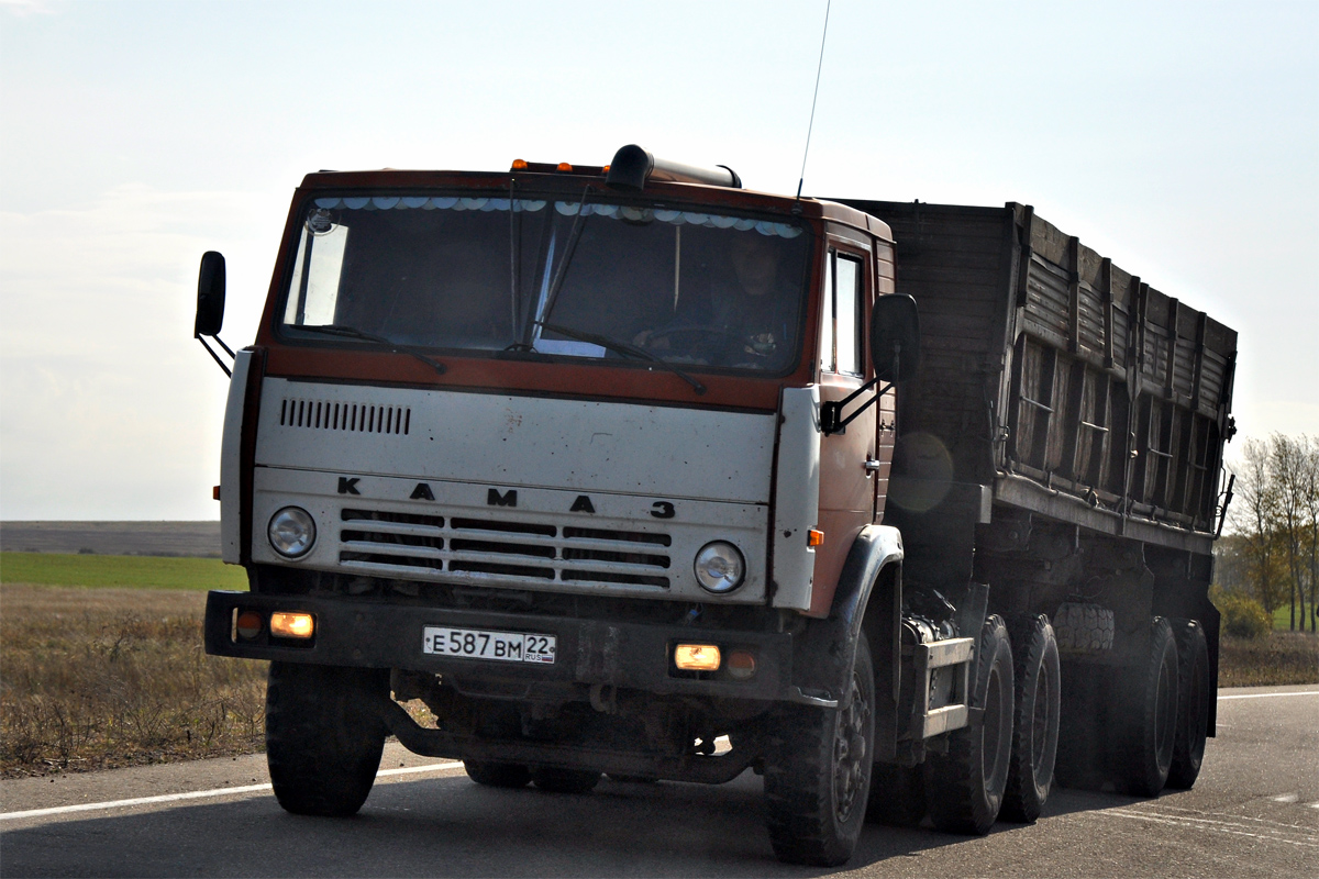 Алтайский край, № Е 587 ВМ 22 — КамАЗ-5410