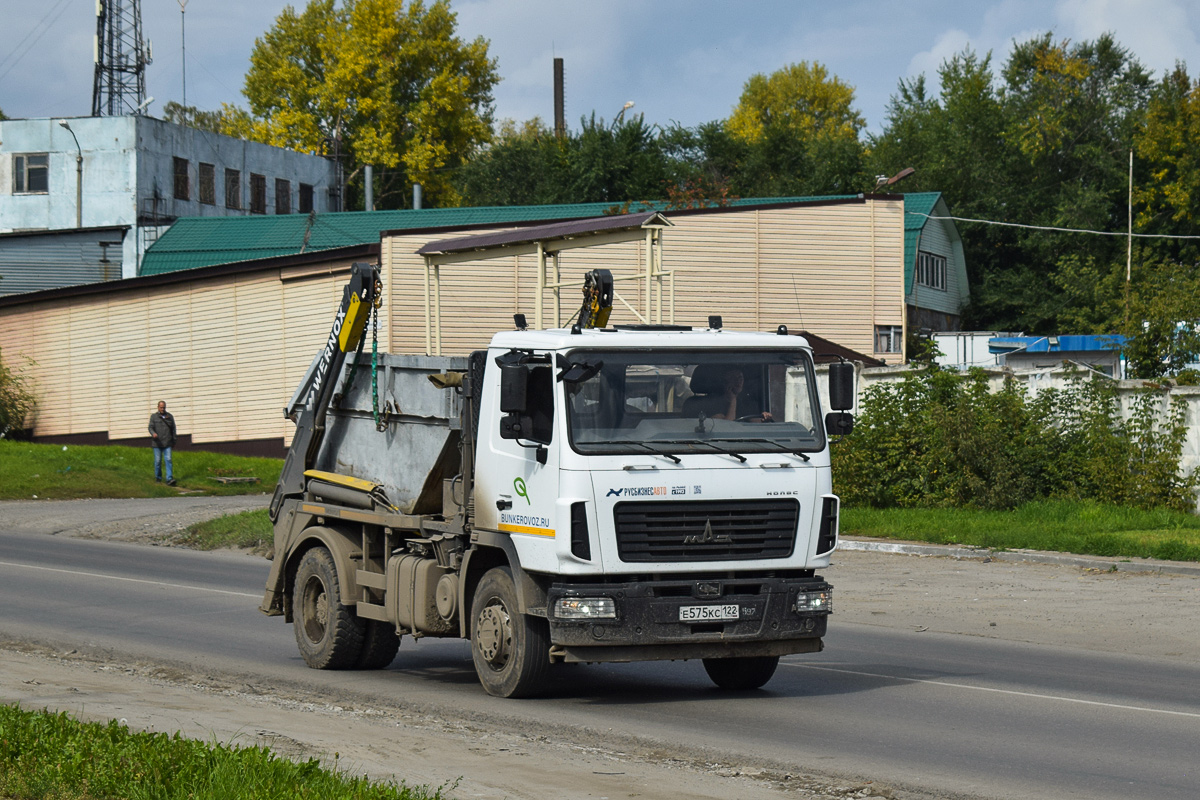 Алтайский край, № Е 575 КС 122 — МАЗ-555025