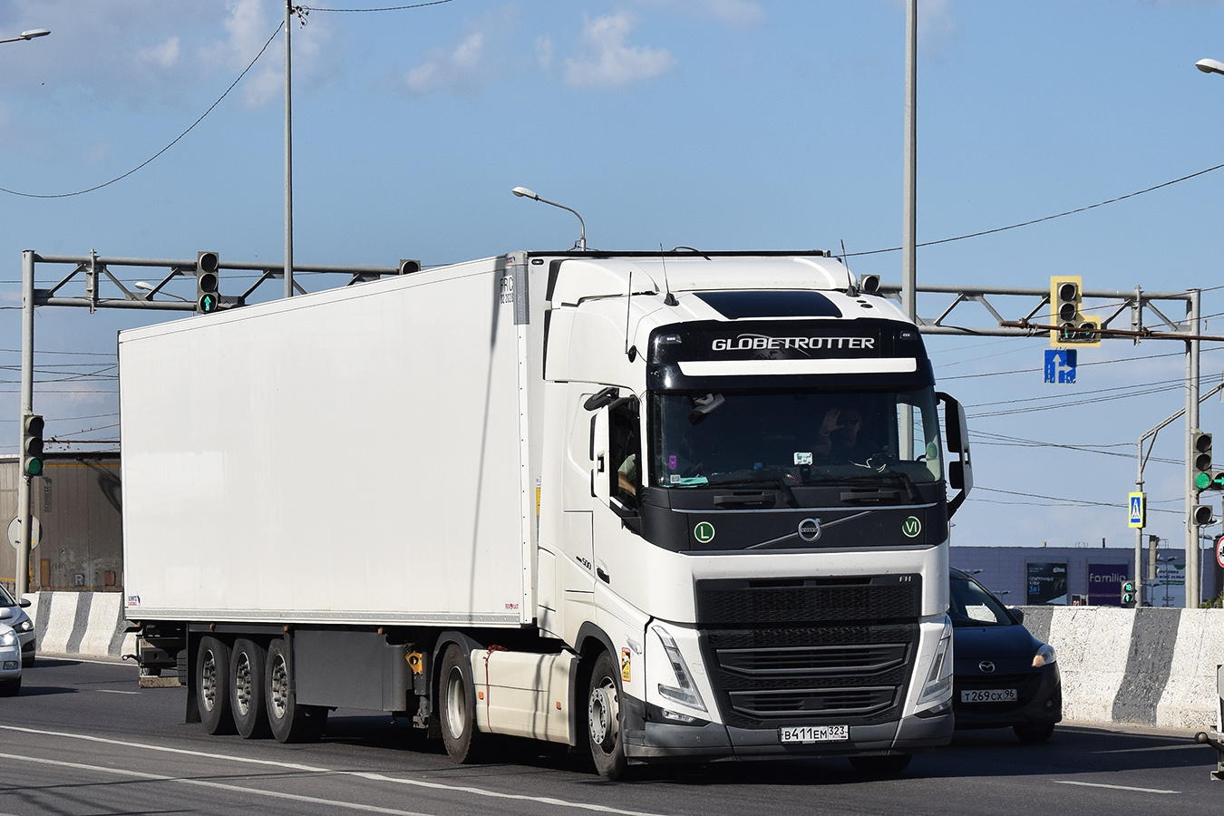 Краснодарский край, № В 411 ЕМ 323 — Volvo ('2020) FH.500