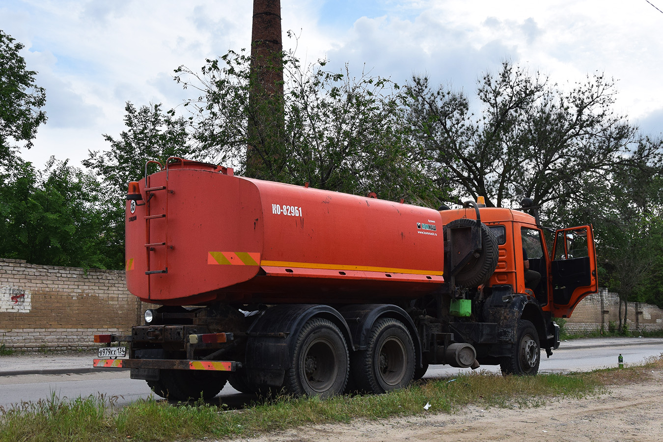 Волгоградская область, № В 979 КХ 134 — КамАЗ-65115-62
