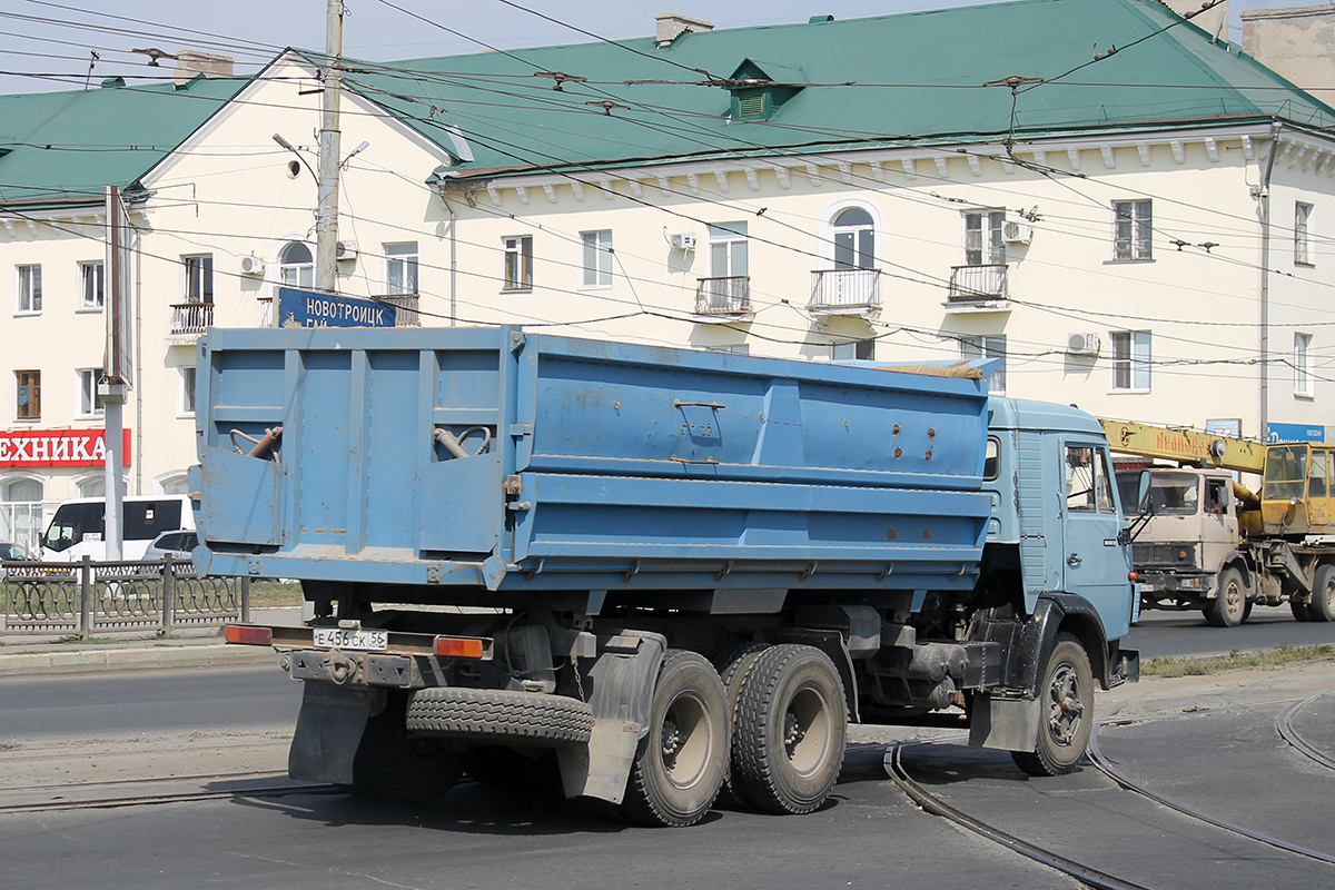 Оренбургская область, № Е 456 СК 56 — КамАЗ-53212