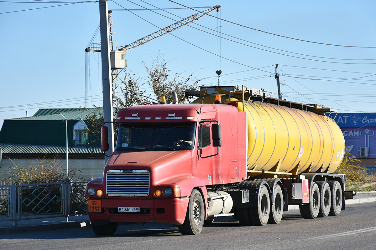 Иркутская область, № Р 103 ЕН 138 — Freightliner Century Class