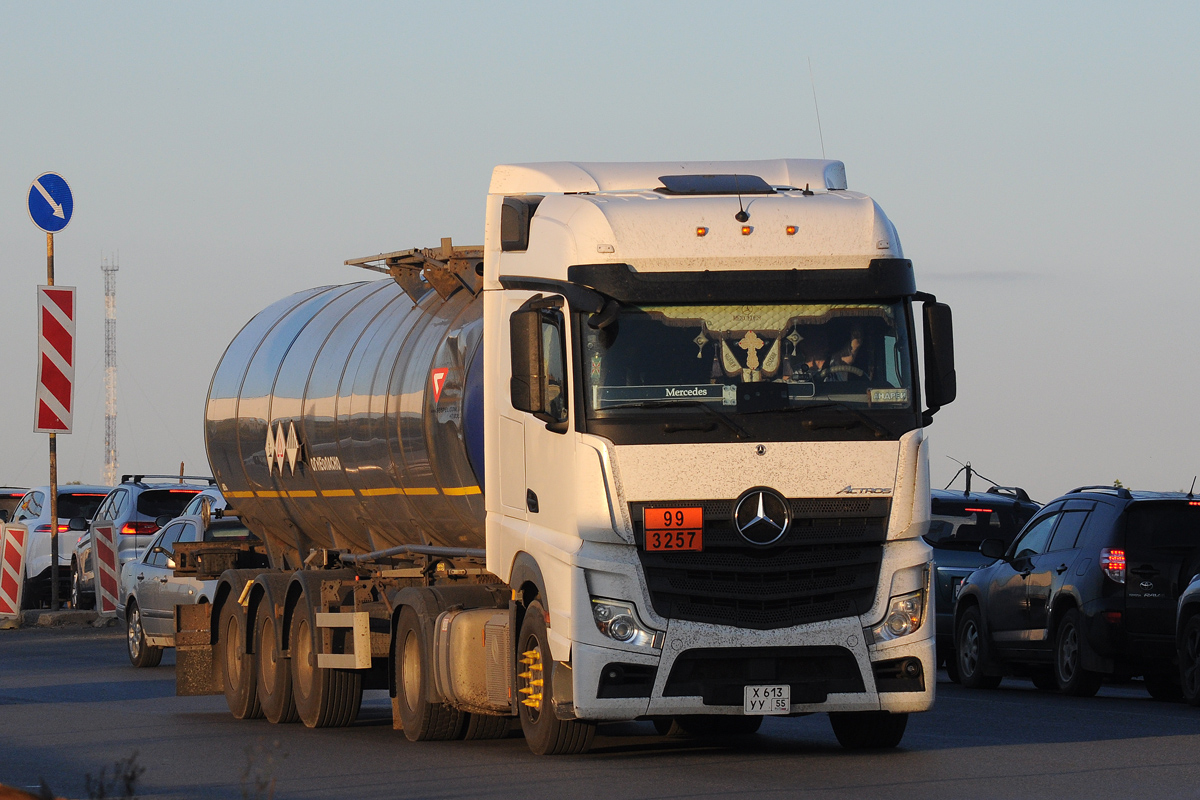 Омская область, № Х 613 УУ 55 — Mercedes-Benz Actros '18 [Z9M]