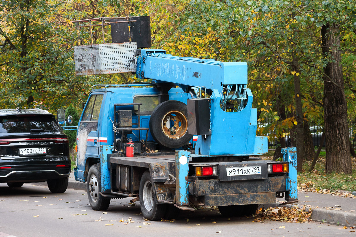 Москва, № М 911 ХК 797 — Isuzu Elf (общая модель)