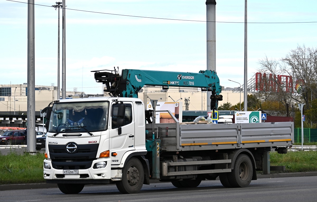 Кемеровская область, № А 932 ВВ 797 — Hino 500