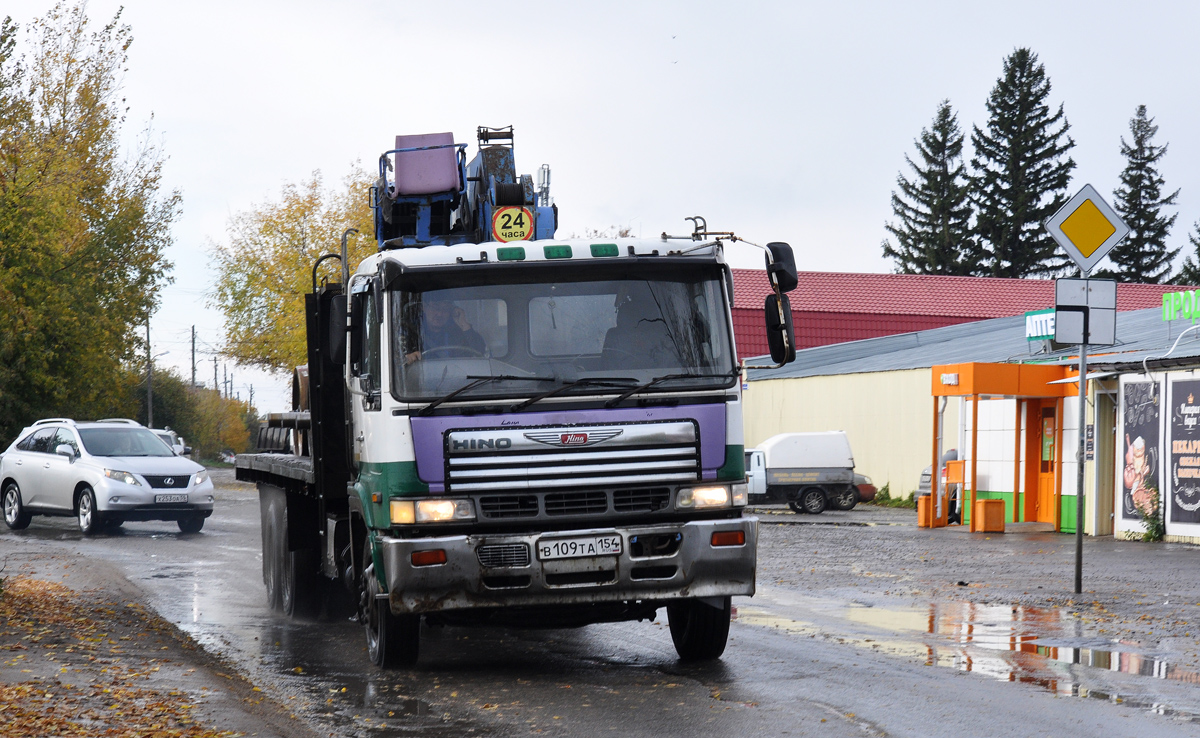 Новосибирская область, № В 109 ТА 154 — Hino Ranger