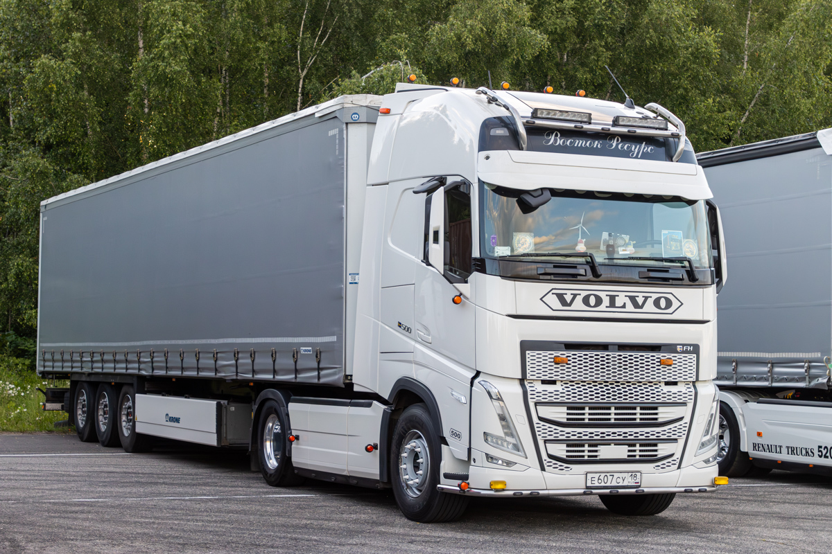 Удмуртия, № Е 607 СУ 18 — Volvo ('2020) FH.500; Московская область — Фестиваль TruckDay 2026