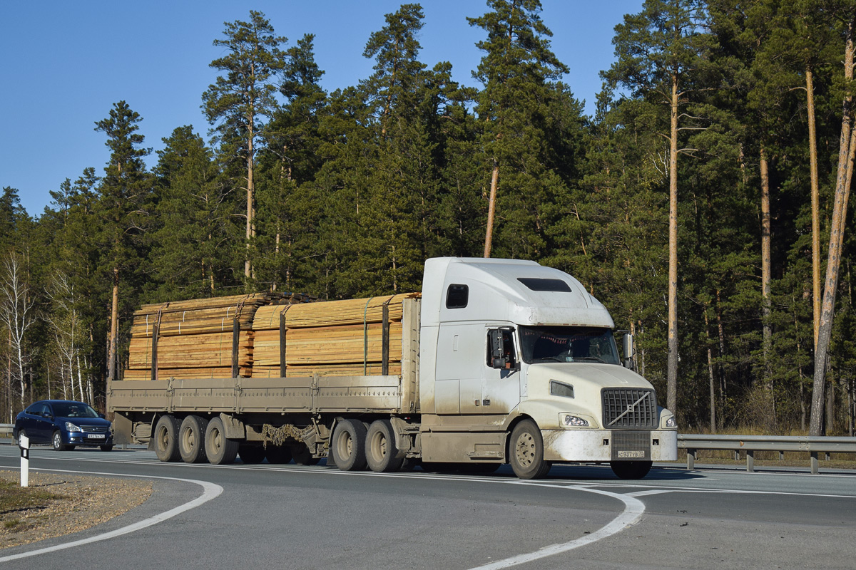 Томская область, № С 937 УВ 70 — Volvo VN (Общая модель)
